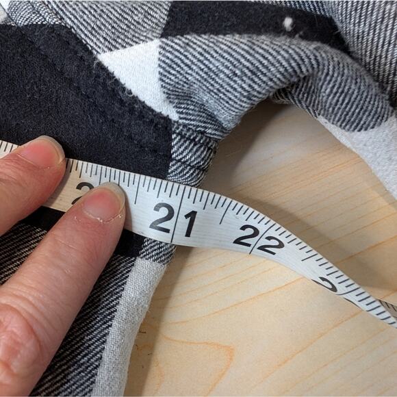 Orvis Black and White Plaid Flannel-Lined Shacket Shirt Size M - Picture 8 of 9